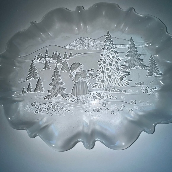 Mikasa 171/2x12 “ Frosted Platter - Picture 1 of 4
